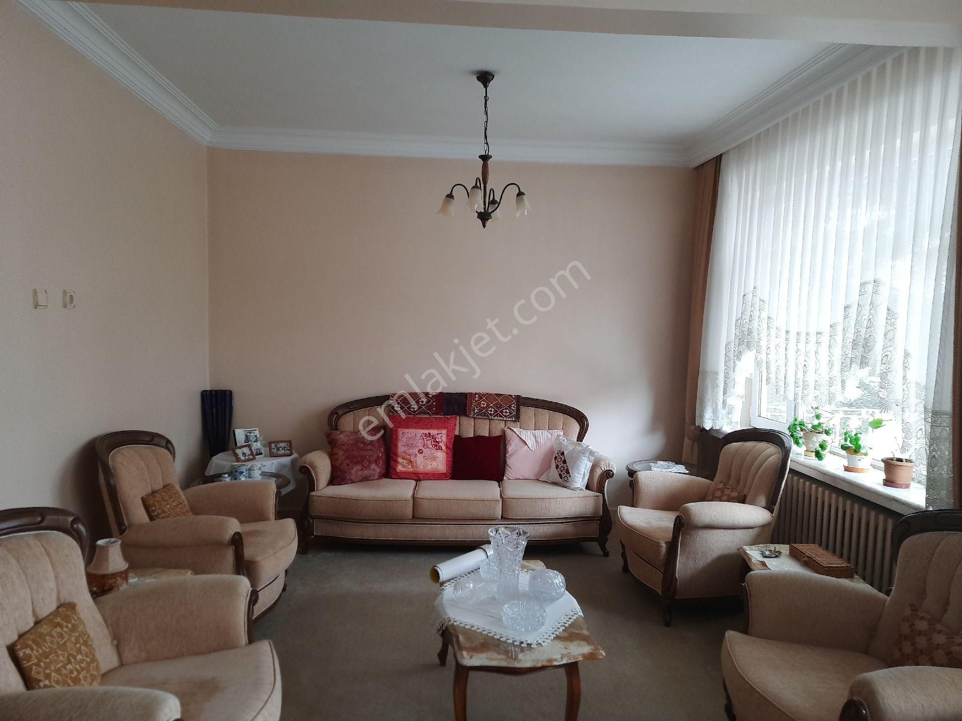 Asemlak'tan Vişnelik Mh.de Çift Balkonlu Kiralık Asansörsüz 2+1 Daire - Görsel 15