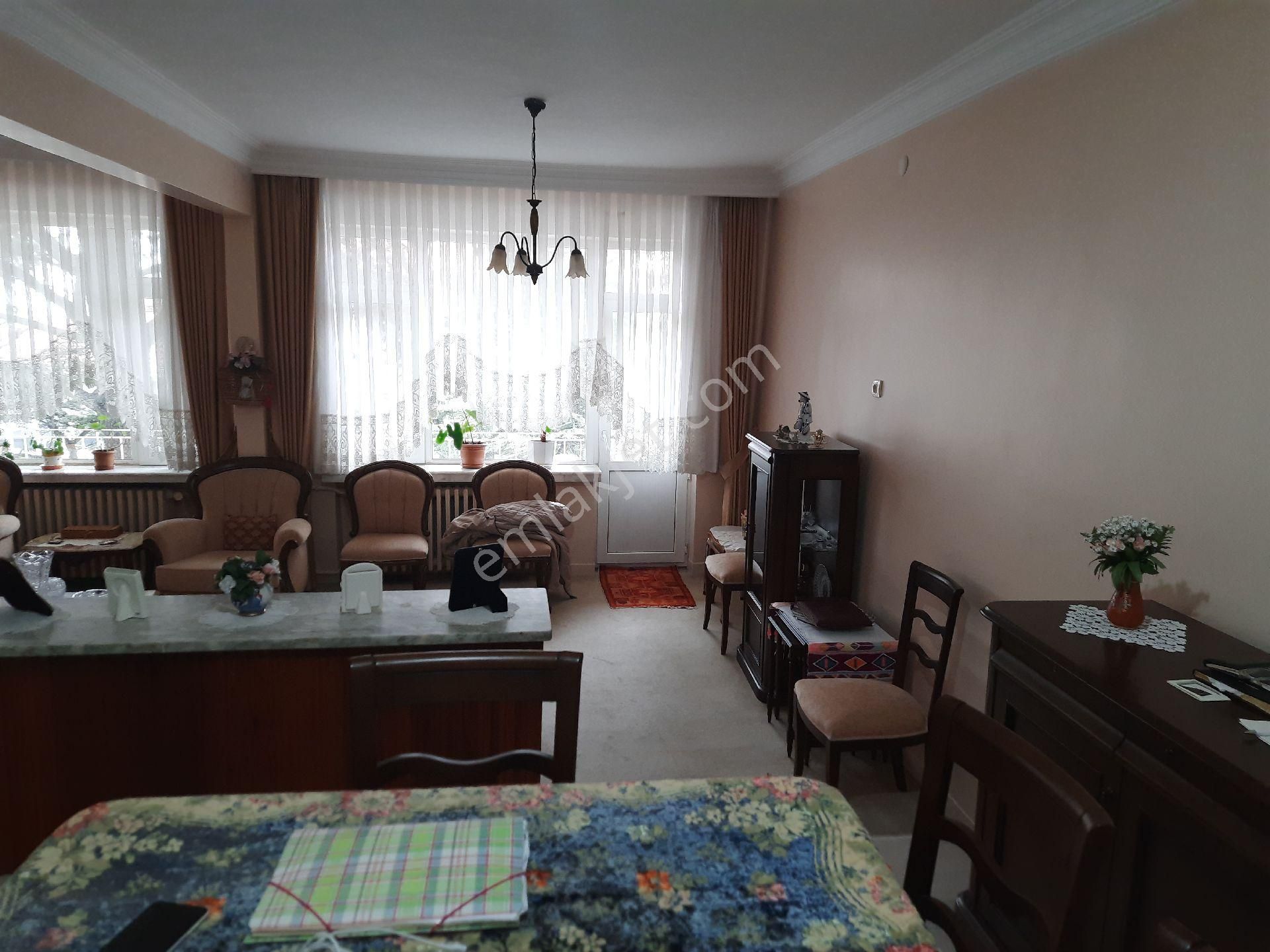 Asemlak'tan Vişnelik Mh.de Çift Balkonlu Kiralık Asansörsüz 2+1 Daire - Görsel 10
