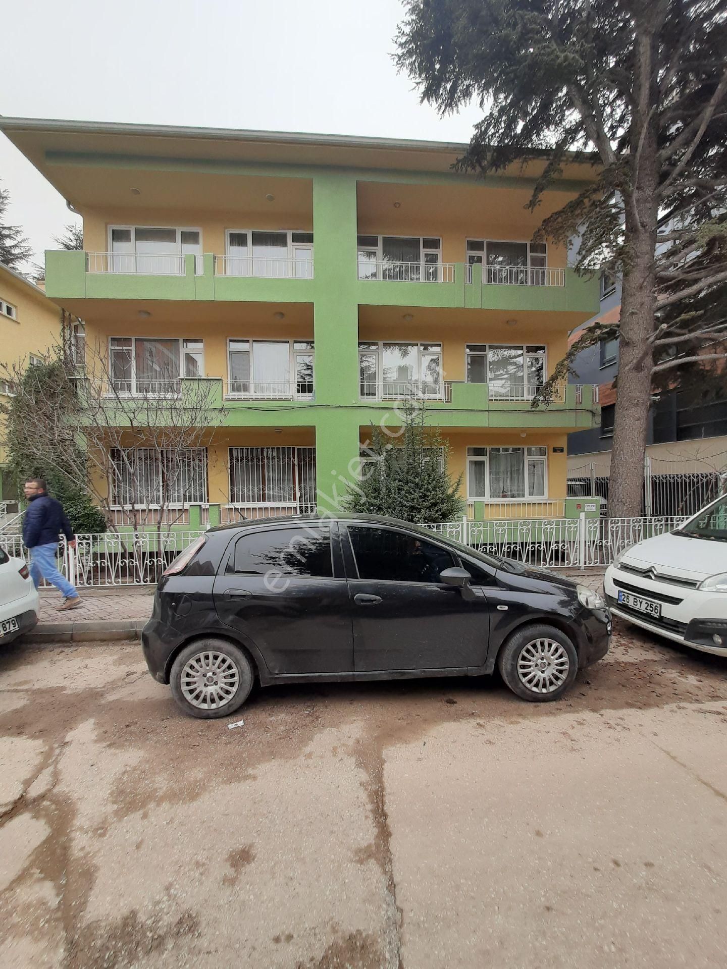 Asemlak'tan Vişnelik'te Eşyalı Kiralık 2+1 Daire