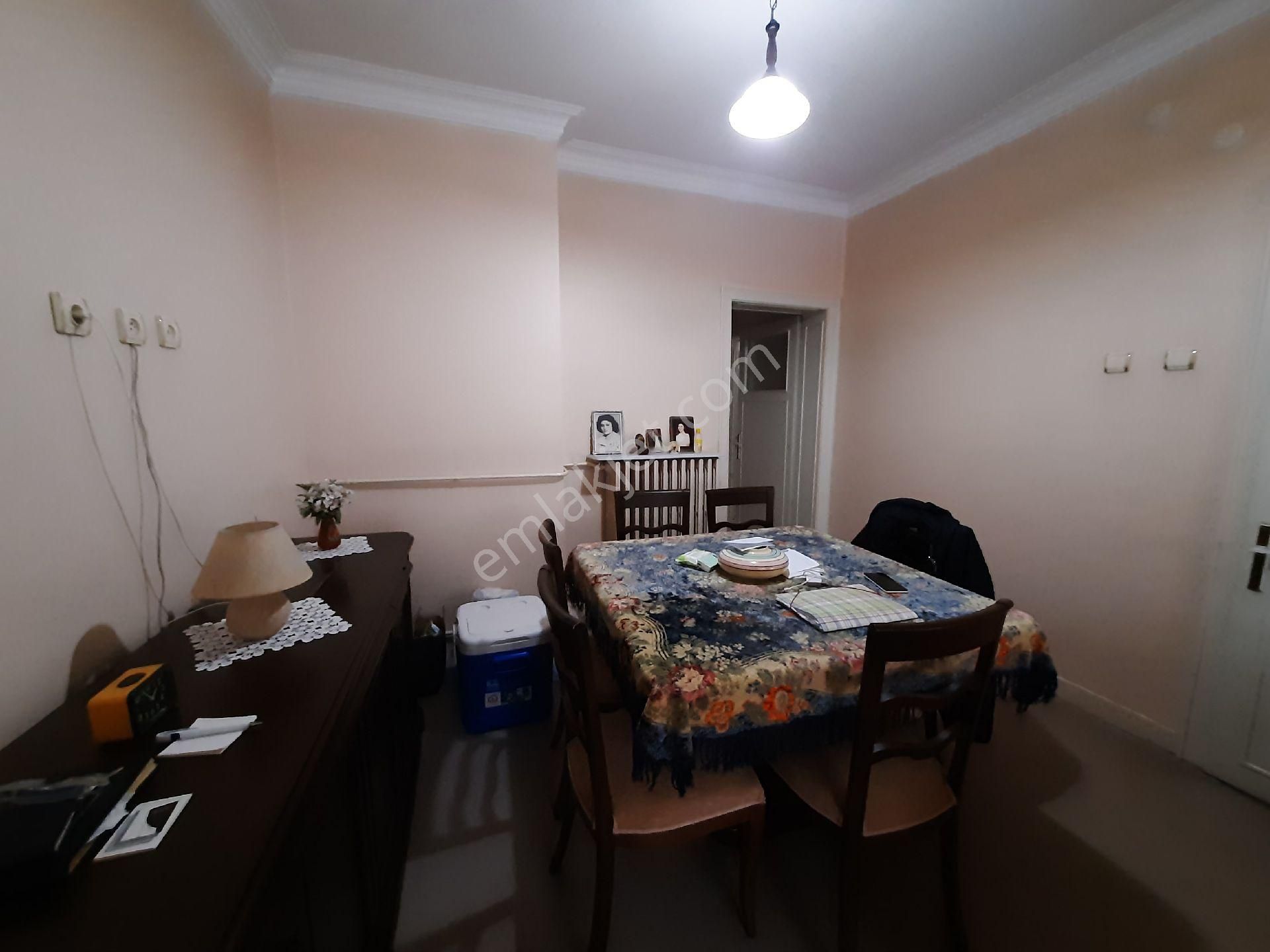 Asemlak'tan Vişnelik Mh.de Çift Balkonlu Kiralık Asansörsüz 2+1 Daire - Görsel 14