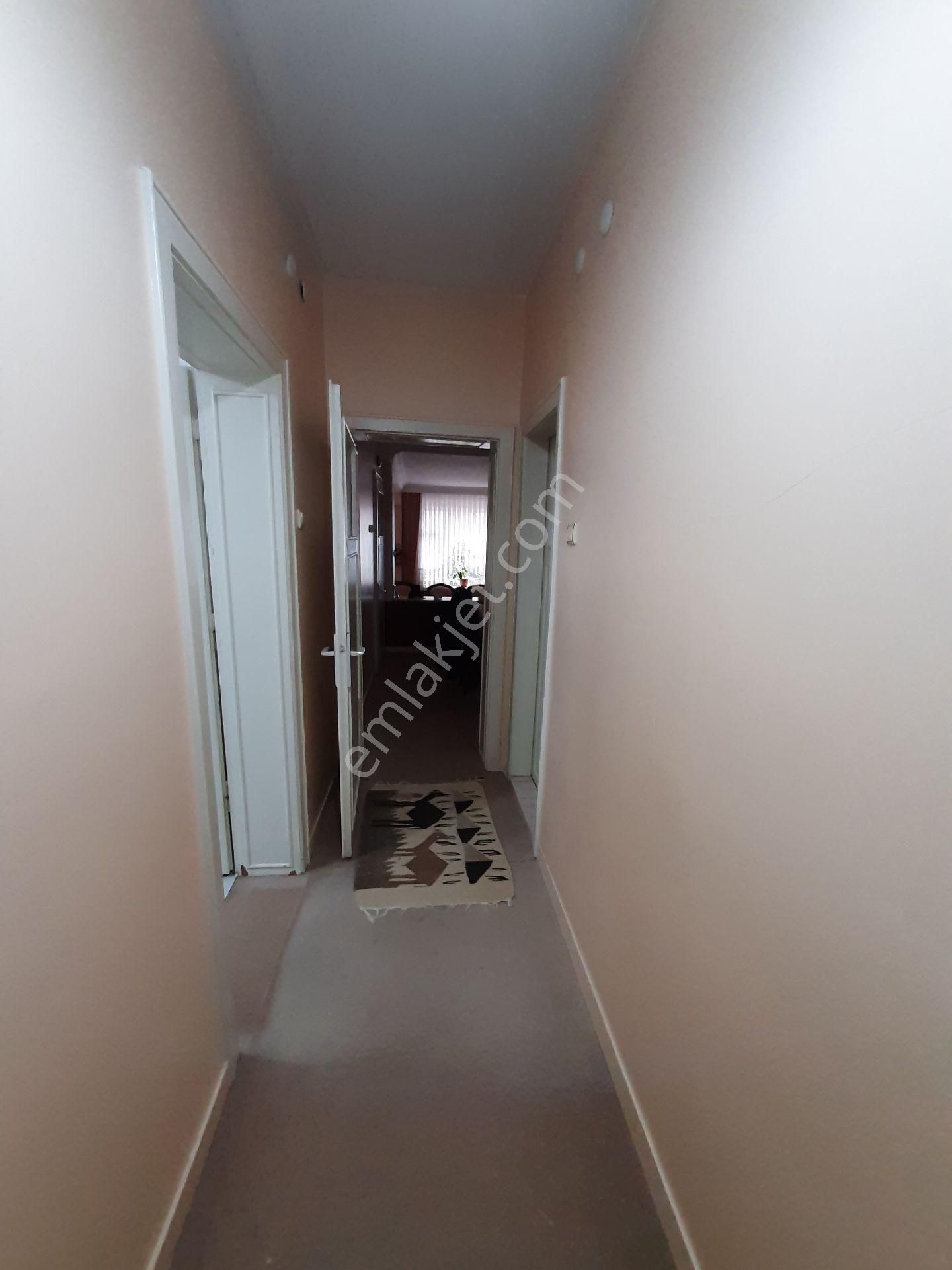 Asemlak'tan Vişnelik Mh.de Çift Balkonlu Kiralık Asansörsüz 2+1 Daire - Görsel 9