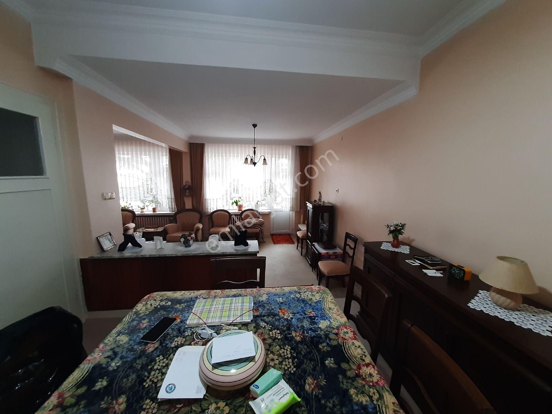 Asemlak'tan Vişnelik Mh.de Çift Balkonlu Kiralık Asansörsüz 2+1 Daire - Görsel 13