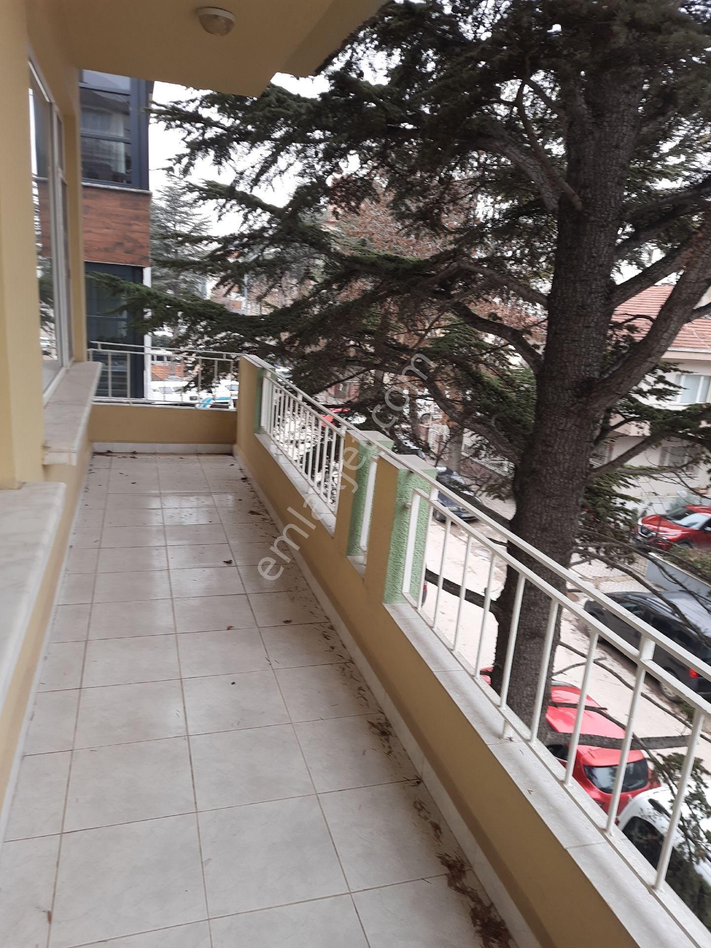 Asemlak'tan Vişnelik Mh.de Çift Balkonlu Kiralık Asansörsüz 2+1 Daire - Görsel 17