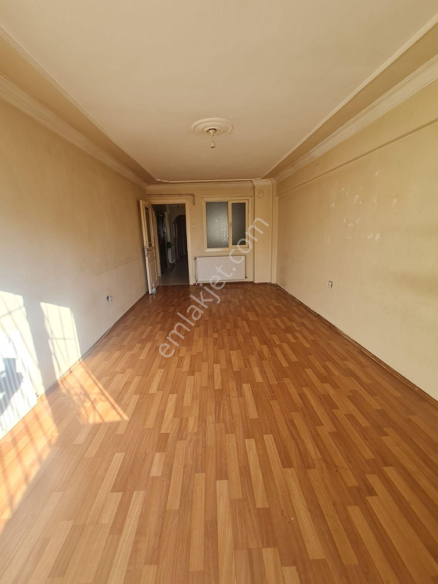 İzmir Konak Atilla Mahallesi 3+1 Dogalgazlı Satılık Daire