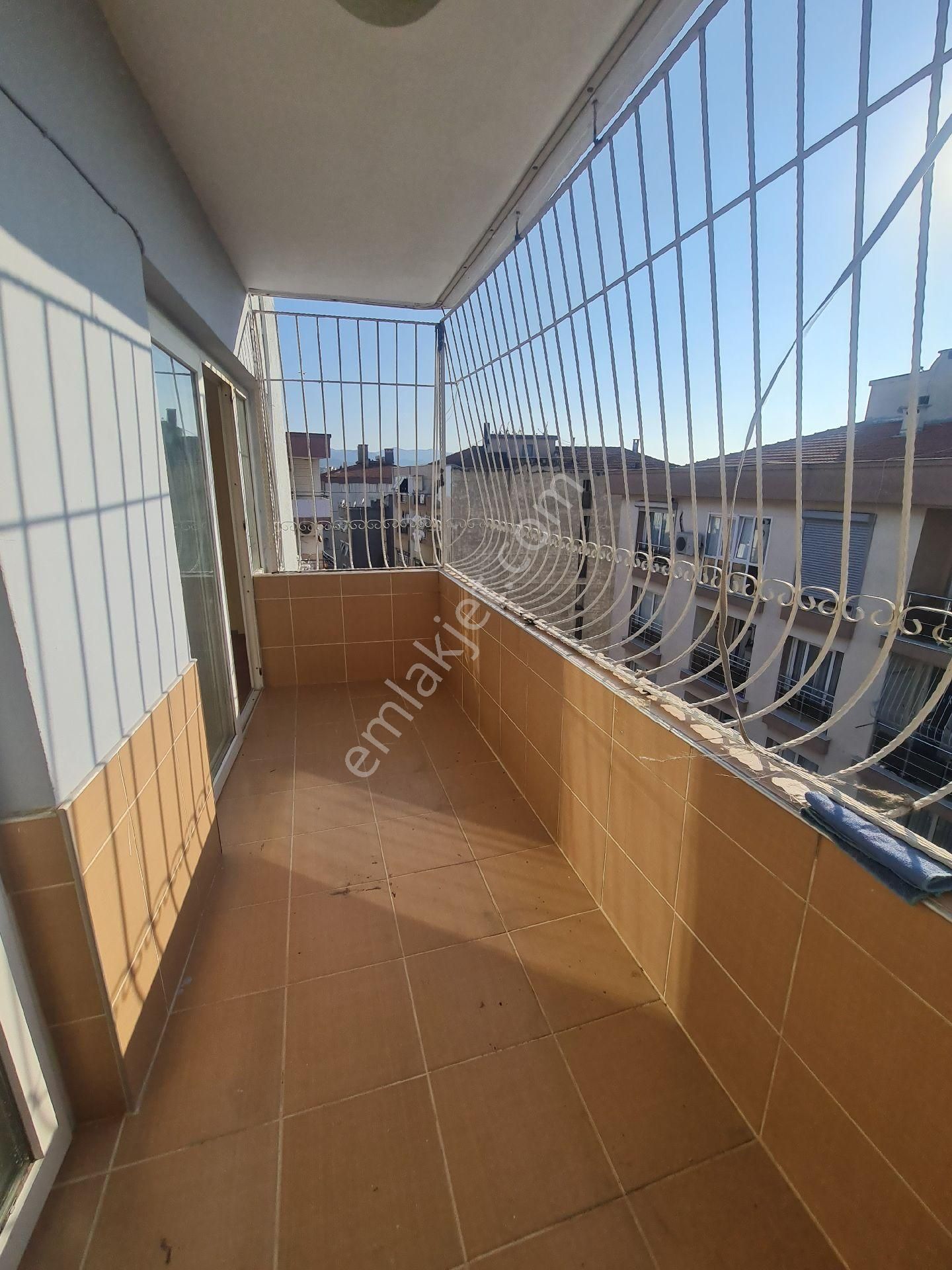 İzmir Konak Atilla Mahallesi 3+1 Dogalgazlı Satılık Daire - Görsel 24