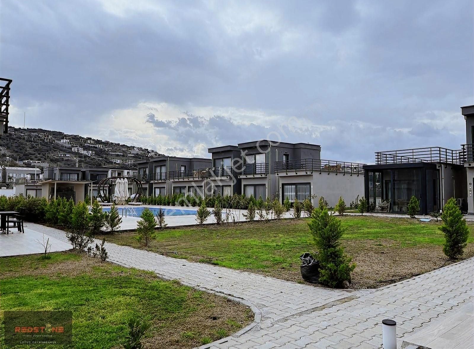 Starbucks Migros Olan Sitede Sıfır Eşyalı Havuz Önü Daire