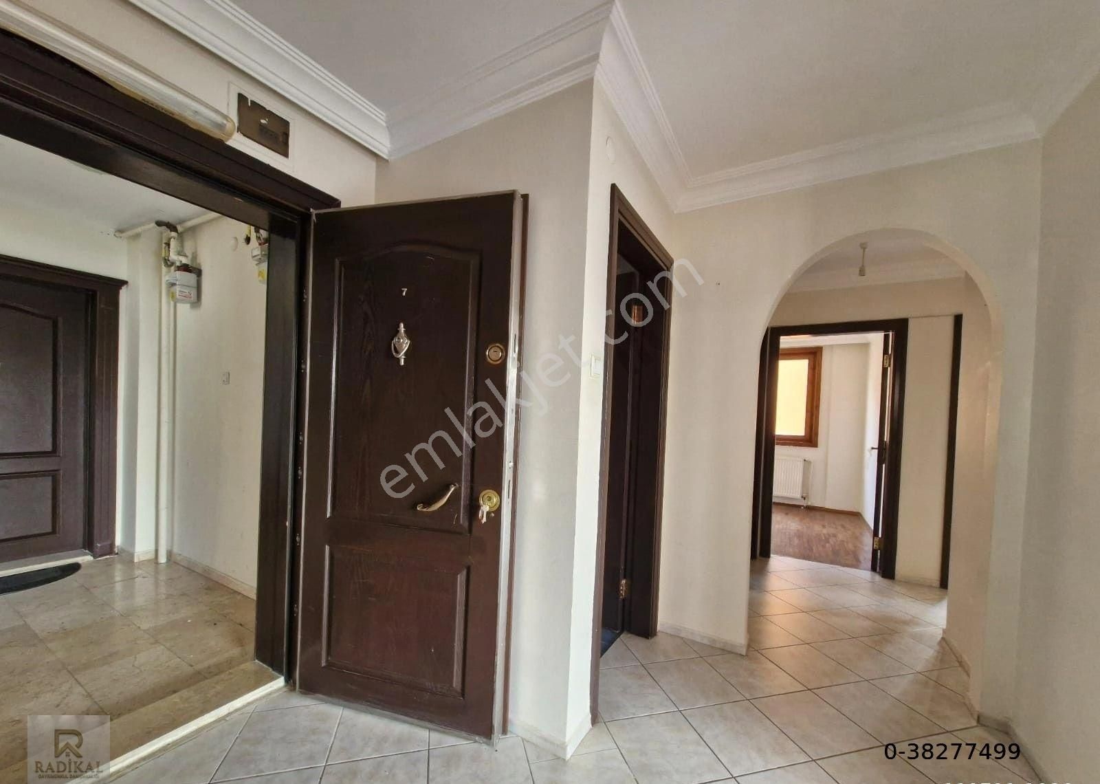 ​birlik Mahallesi 467.cadde Üzeri Ara Kat 3+1 Kiralık Daire......