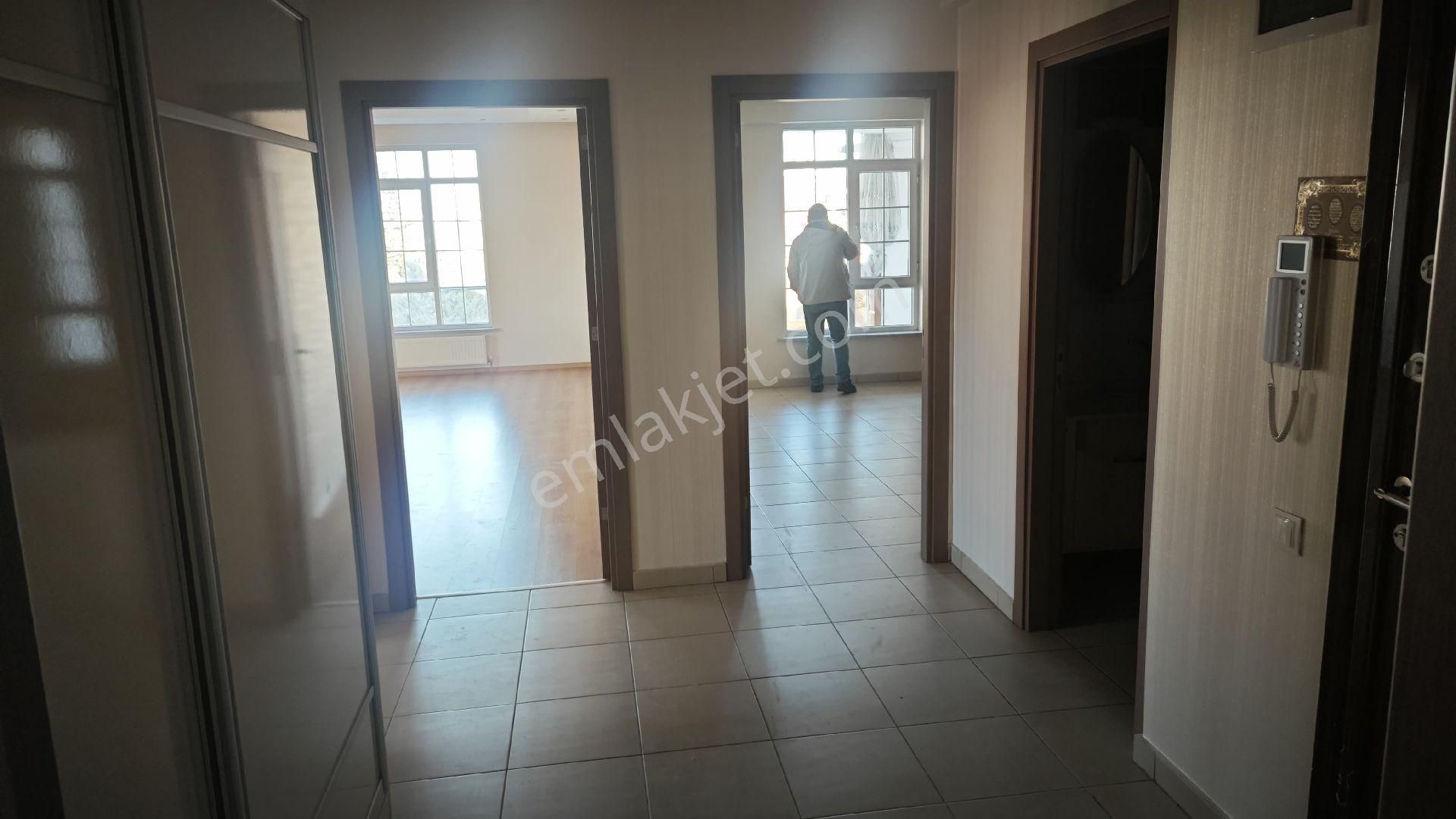 Stadyum Ve Barış Cd Yanında Site İçi 3+1 Lüks Daire - Görsel 11