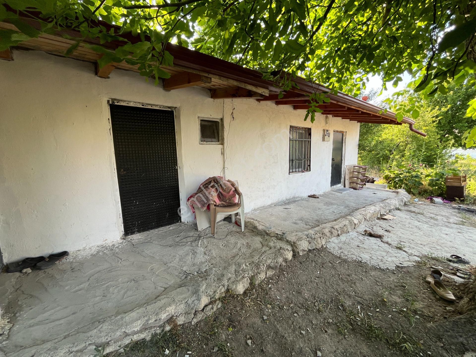 İncesu Tahirini Kızılırmak Dibi 1060 Metrekare Satılık Ev Ve Arsası