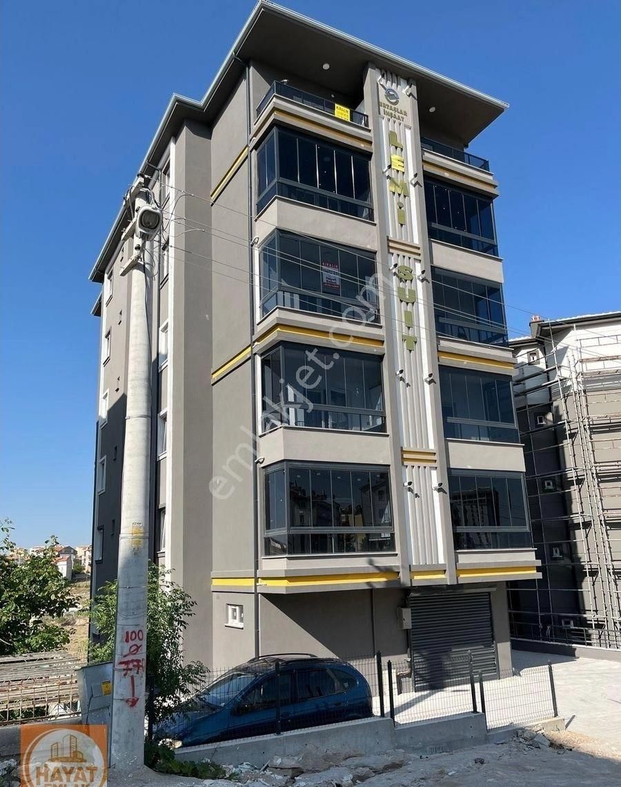 Hayat Emlaktan Karaman Devlet Hastanesine Yakın Mesafede Sıfır Eşya Sıfır Apart Kiralıktır