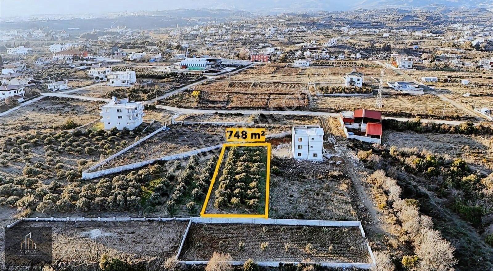 Vizyon Gayrimenkul'den Tomruksuyu'da Yola Sıfır İmarlı Arsa