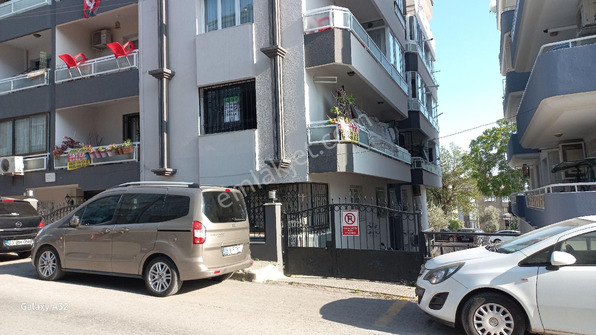 Satılık Daire Buca Menderes Mah 353 Sokakta 3+1 140 Metre 2 Kat 2 Cepheli Ceza Evi Pazarın Yani