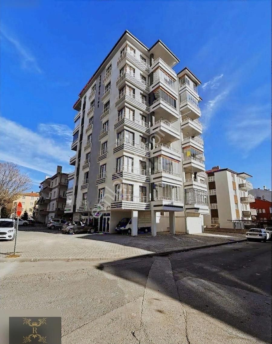 Royal'den Selçuk Mah. Ara Kat 3+1 Güney Cephe Satılık Daire