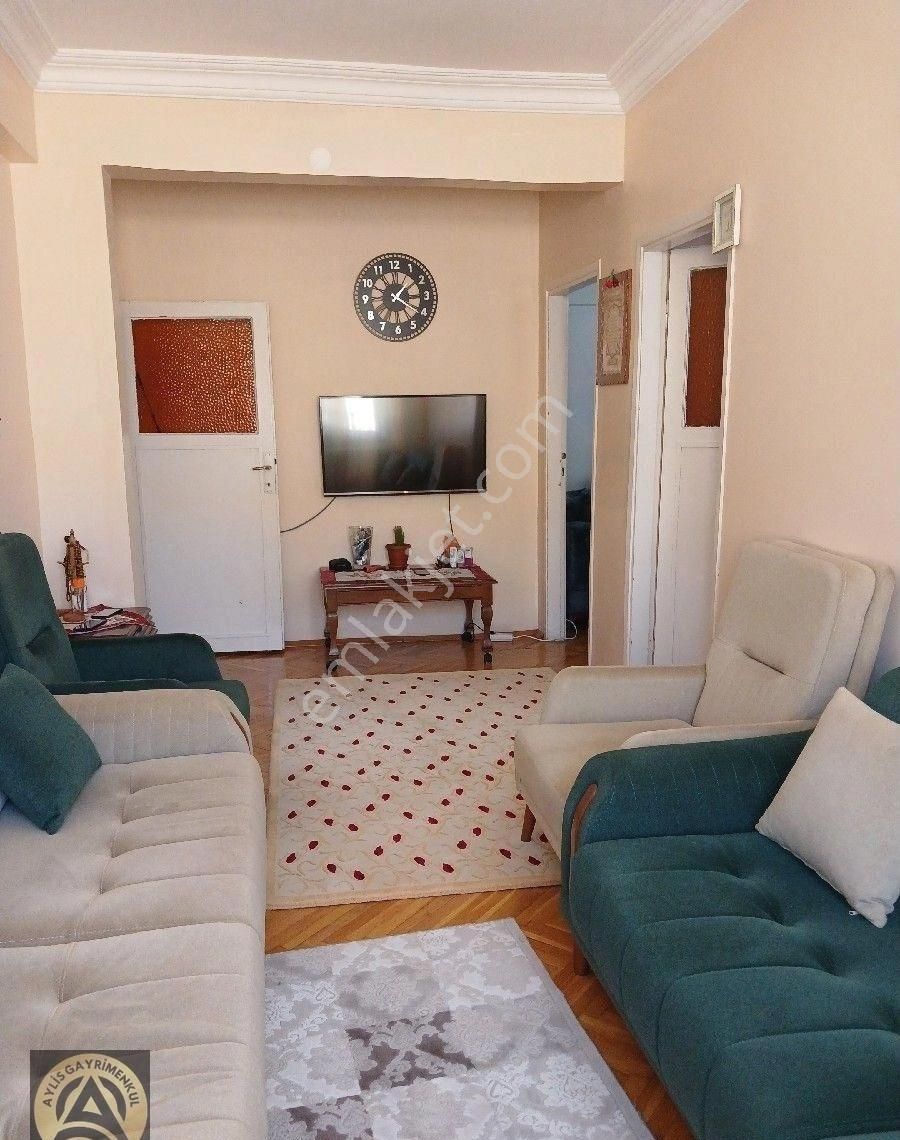 Sarıyer Tarabya Mahallesi'nde 4+0 Satılık Daire.