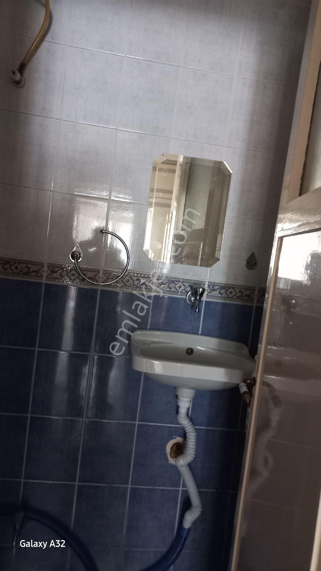 Acil Satılık Buca Sirınyerde Halk Bankasının Yani Tedavinin Bitisigi 4 Kat 2+1 110 Metre