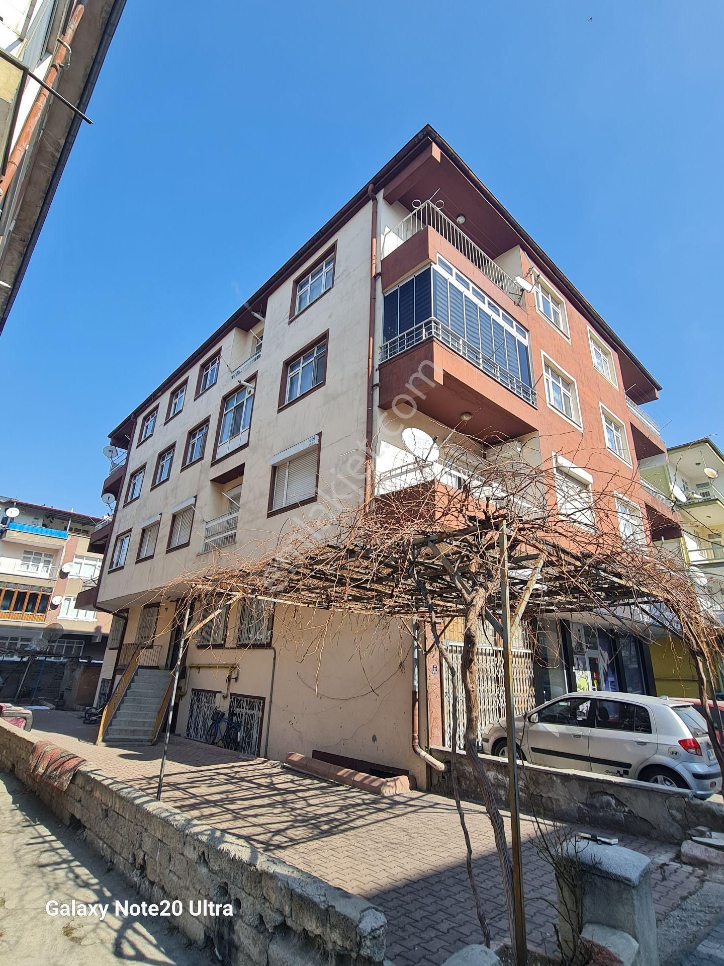 Fevziçakmak Mah.de Geniş 3+1, Dışardan Giriş Satılık Bodrum