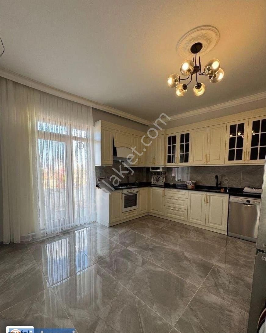 Fiyat Düştü !!! Acil Satılık Lüks Villa Konseptinde Müstakil Ev