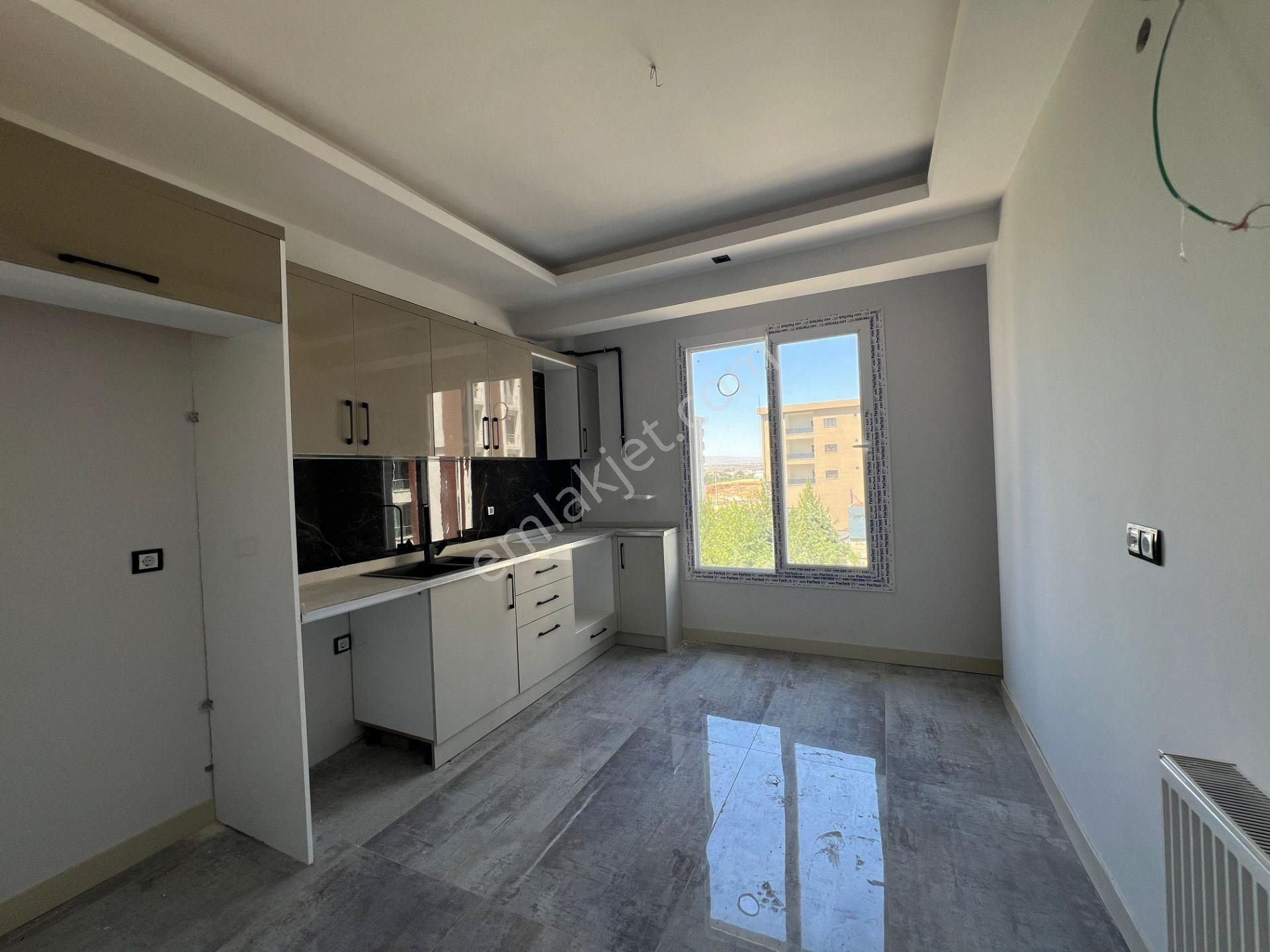 📣 Four Land Gayrimenkul Farkıyla Sıfır Satılık 2+1 Daire