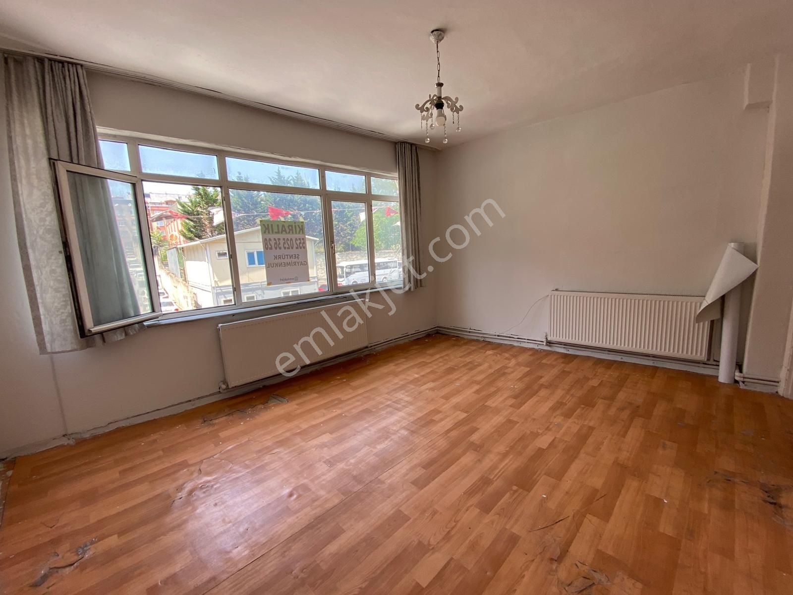 Bayrampaşa Orta Mahallesde Uygur Caddesinde 1+1/75m2/1. Kat /kiralık Daire