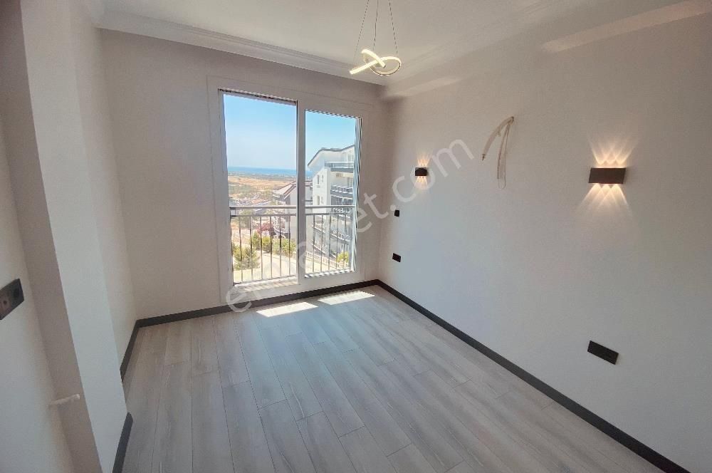 Didim, Hisar Mahallesi'nde Panoramik Deniz Manzaralı – Ön Cephe Sıfır 2+1 Daire - Görsel 15