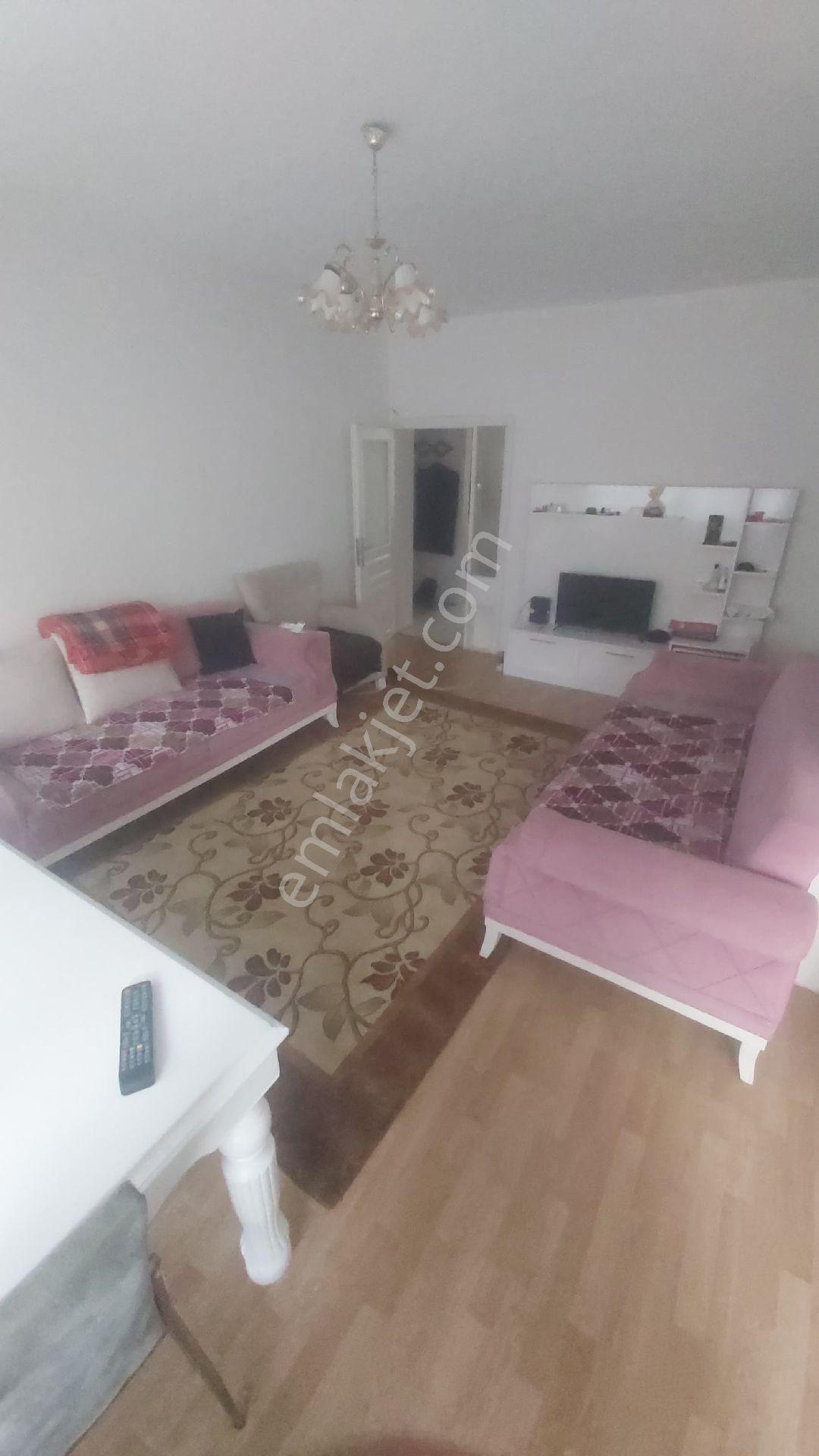 Aydınlıkevler De Full Eşyalı Kiralık Daire