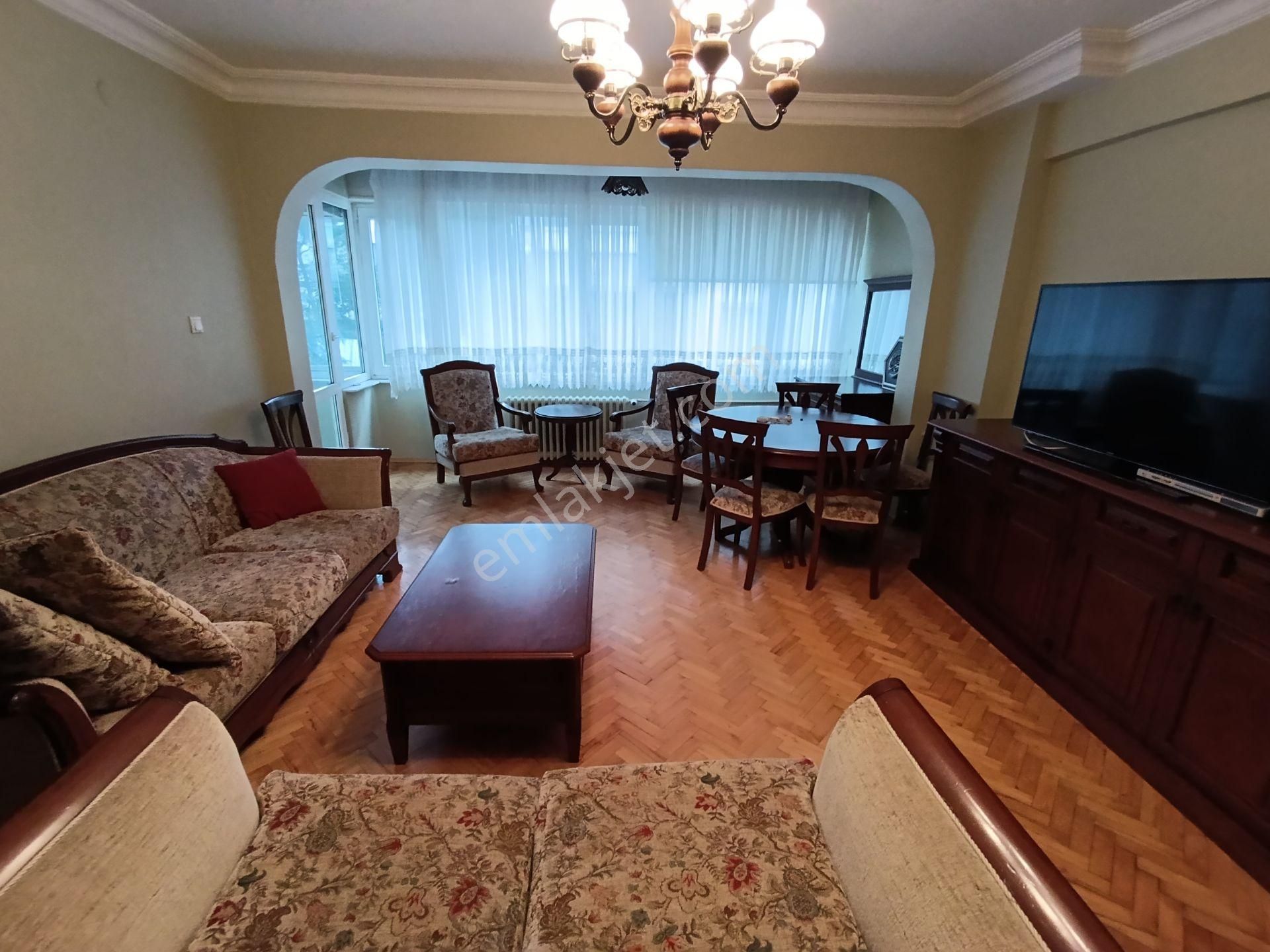 Validebağ Korusuna Komşu 2+1 Eşyalı Kiralık Daire Emlak Masası