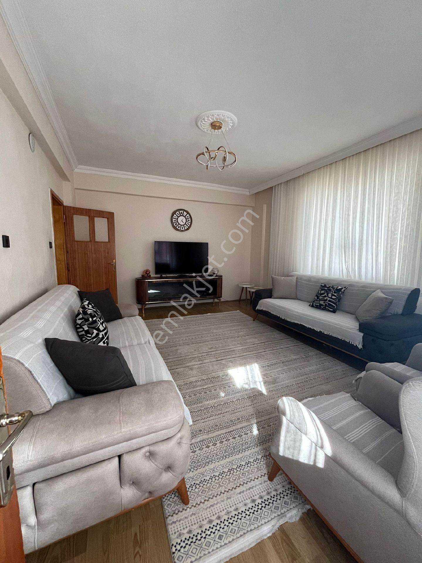 Veysel Karani Cad. Üzeri 3+1 135m2 Bireysel Kombili Satılık Daire