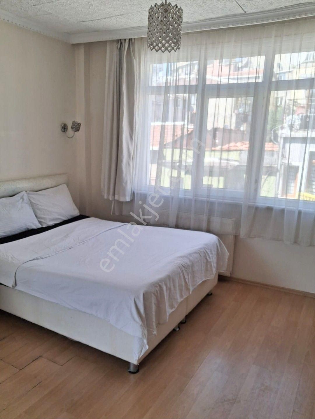 Beyoğlu Turan Caddesi Eşyalı Stüdyo Daire Taksım Meydan 2 Dk