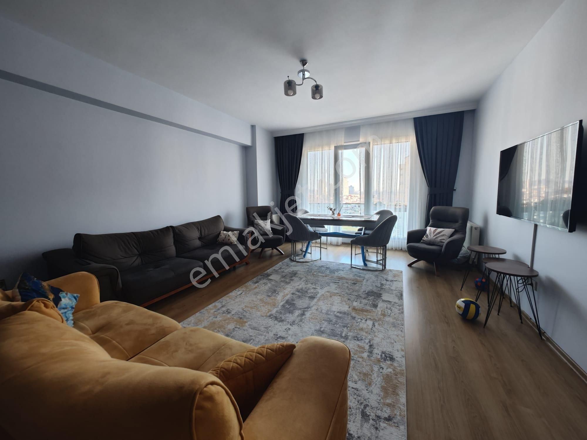 Cumhuriyet Mahallesi 2+1 Site'de Arakat Lüx Satılık Daire