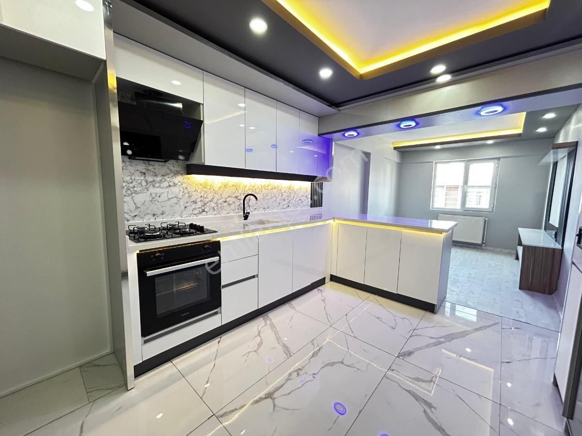 Sincan Mareşal Çakmak Mh 5+1 Lüks Yapılı E.banyolu Teras Daire