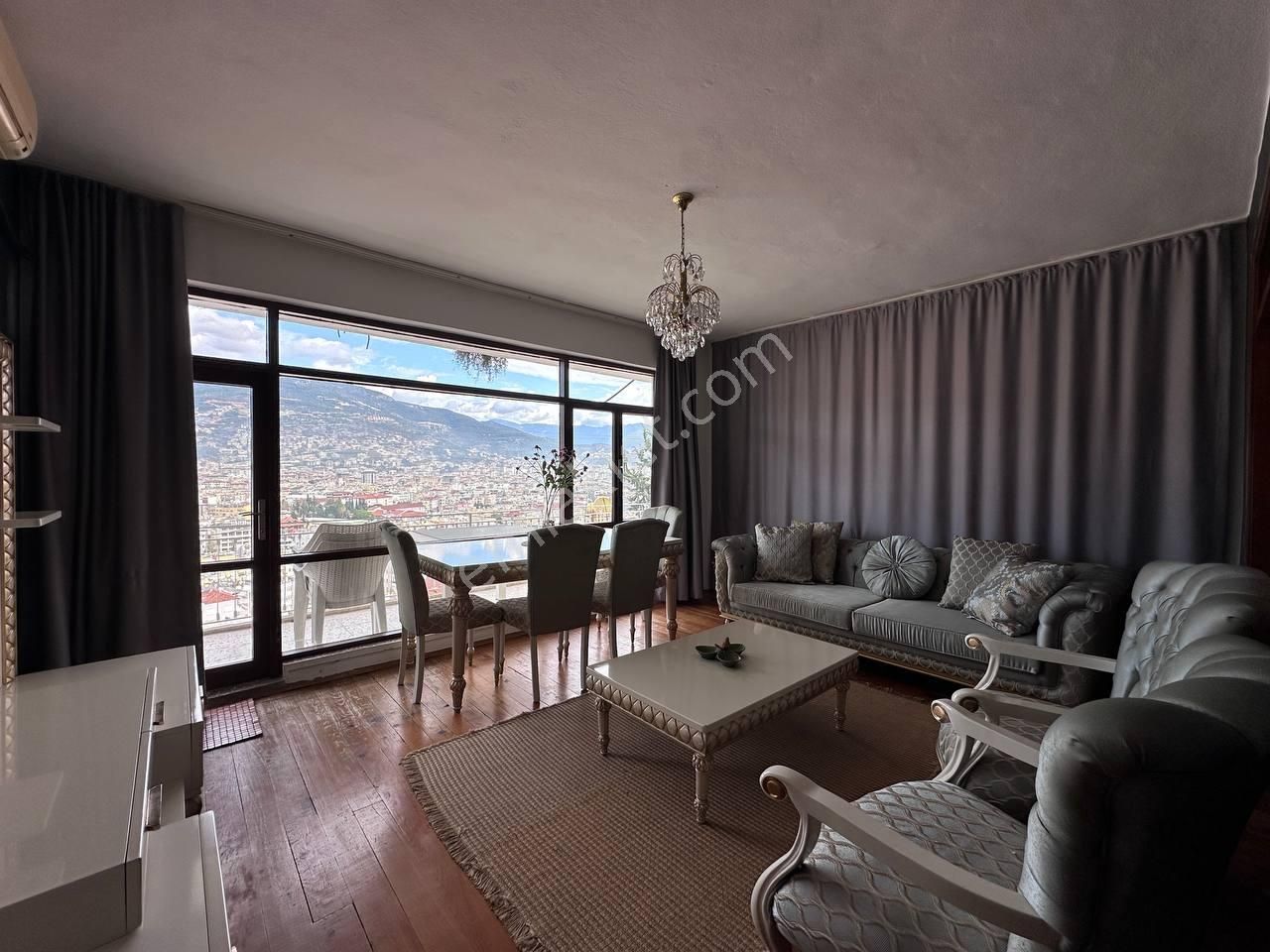 Damlataş Kale Yolunda 3+1 Ful Eşyalı Kiralık Daire Denize 400 Mt