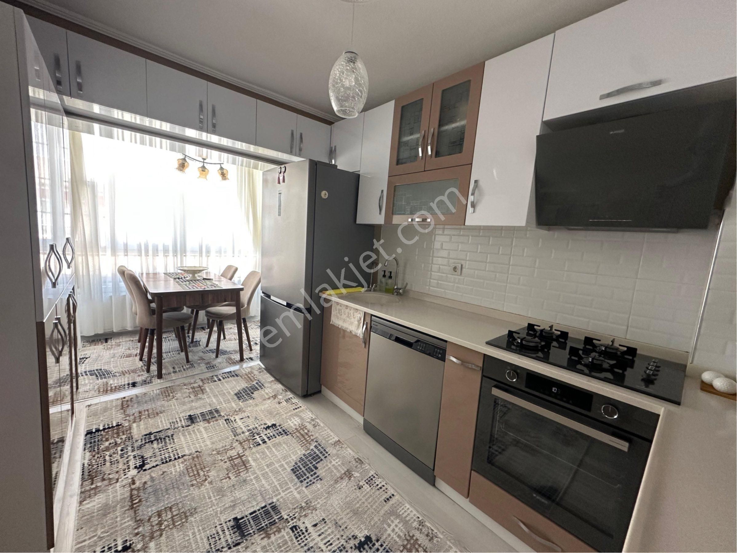 Bayram Gayrimenkulden Tandoğan Mah 3+1 10 Yıllık Full Yapılı Satılık Daire
