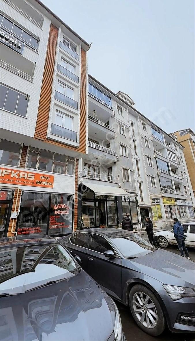 Bulut Gayrımenkul'den Çarşı İçinde 1+1 Kiralık