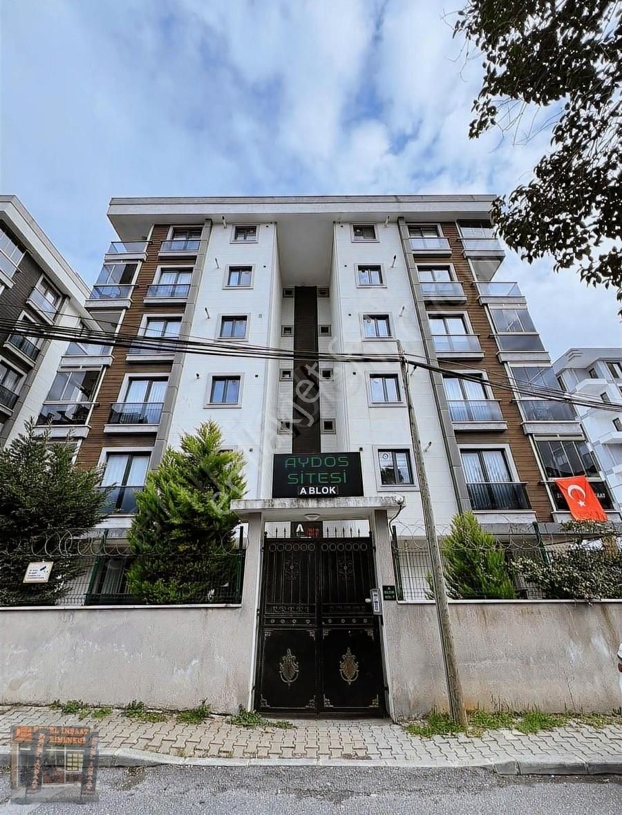 Aydos Sitesinde 3+1 Harika Geniş Ve Kullanışlı Satılık Daire