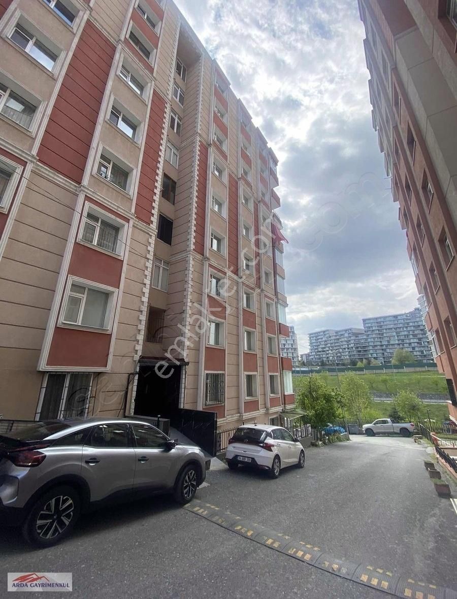Ümraniye Elmalıkent Mh. Şaşamaz Bloklarında Satılık 3+1