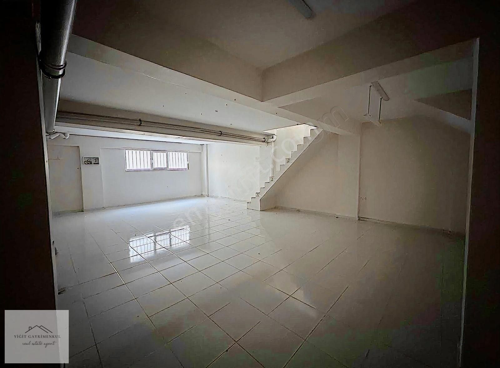 Yiğit Gayrimenkul'den Güneşli'de 2 Katlı 270 M2 Satılık Dükkan