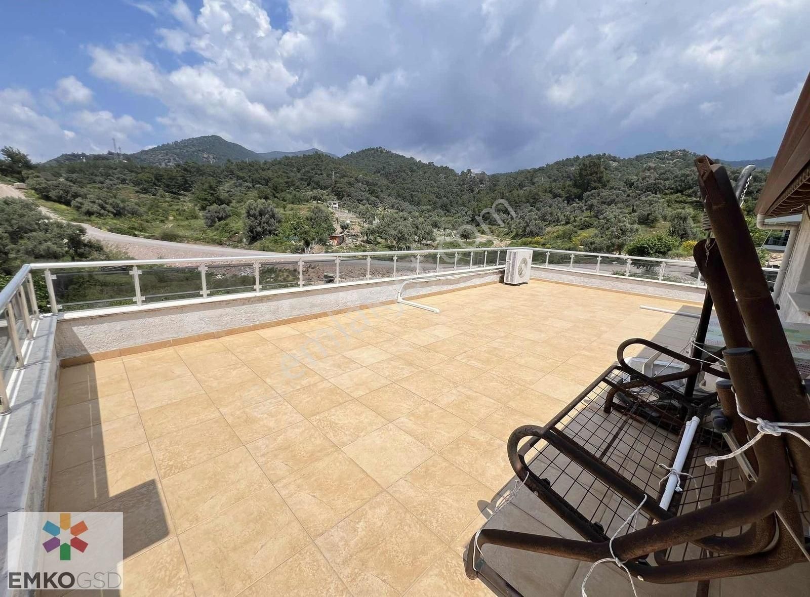 Çukuraltı Büyük Bahçeli Uygun Fiyatlı Villa