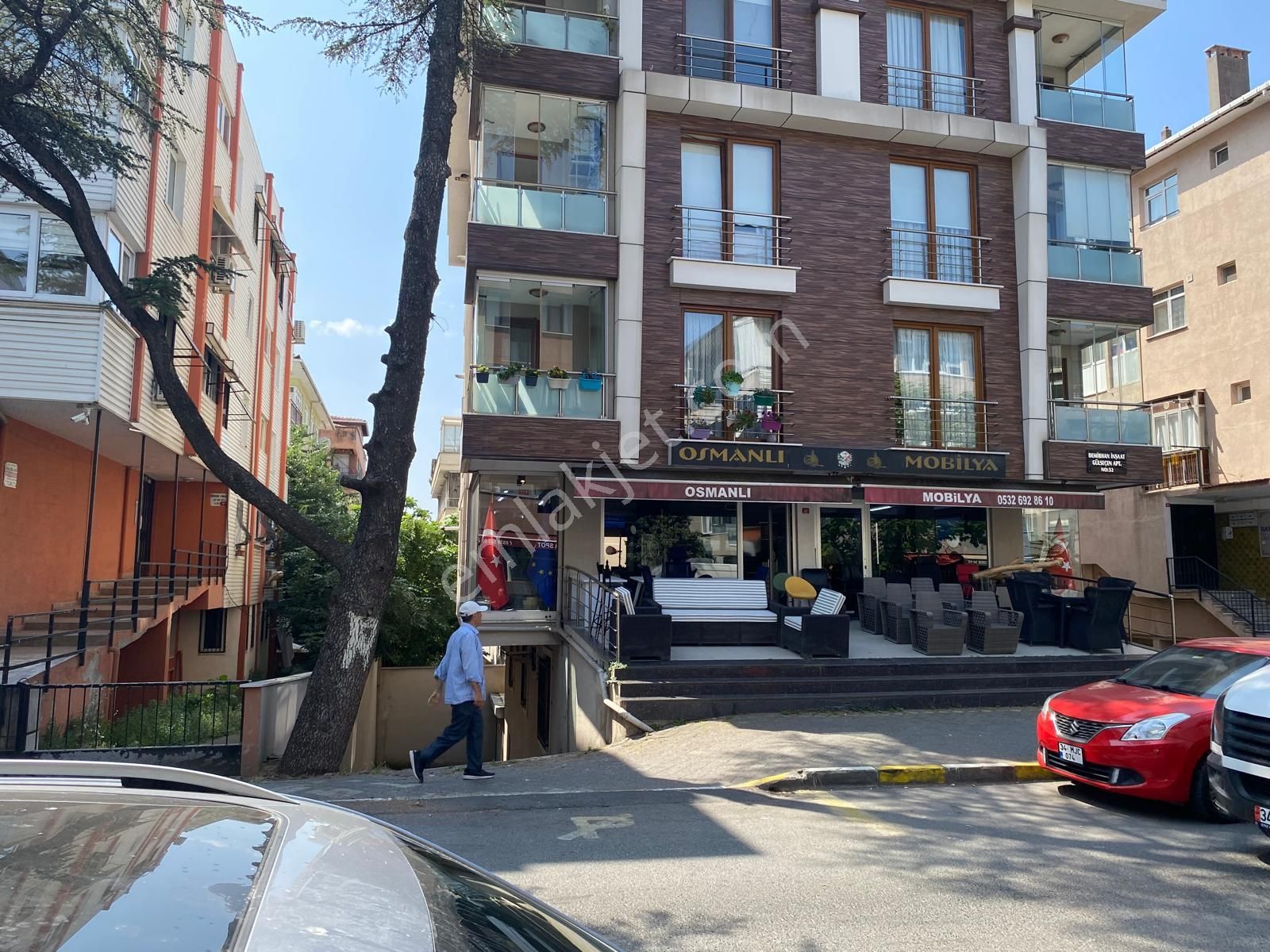Mektep Caddesi Üzeri Ön Kullanımlı 100 M² Satılık Mağaza
