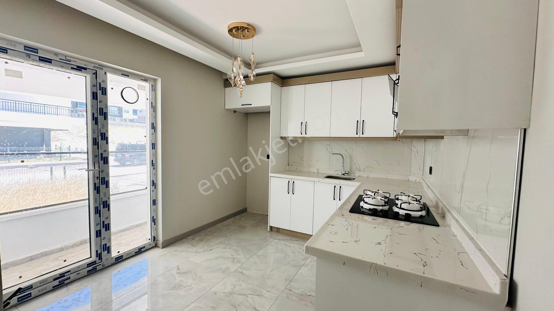 Kc Emlaktan Ara Katta 2+1 90m2 Krediye Uygun Lüks Fırsat Dairesi