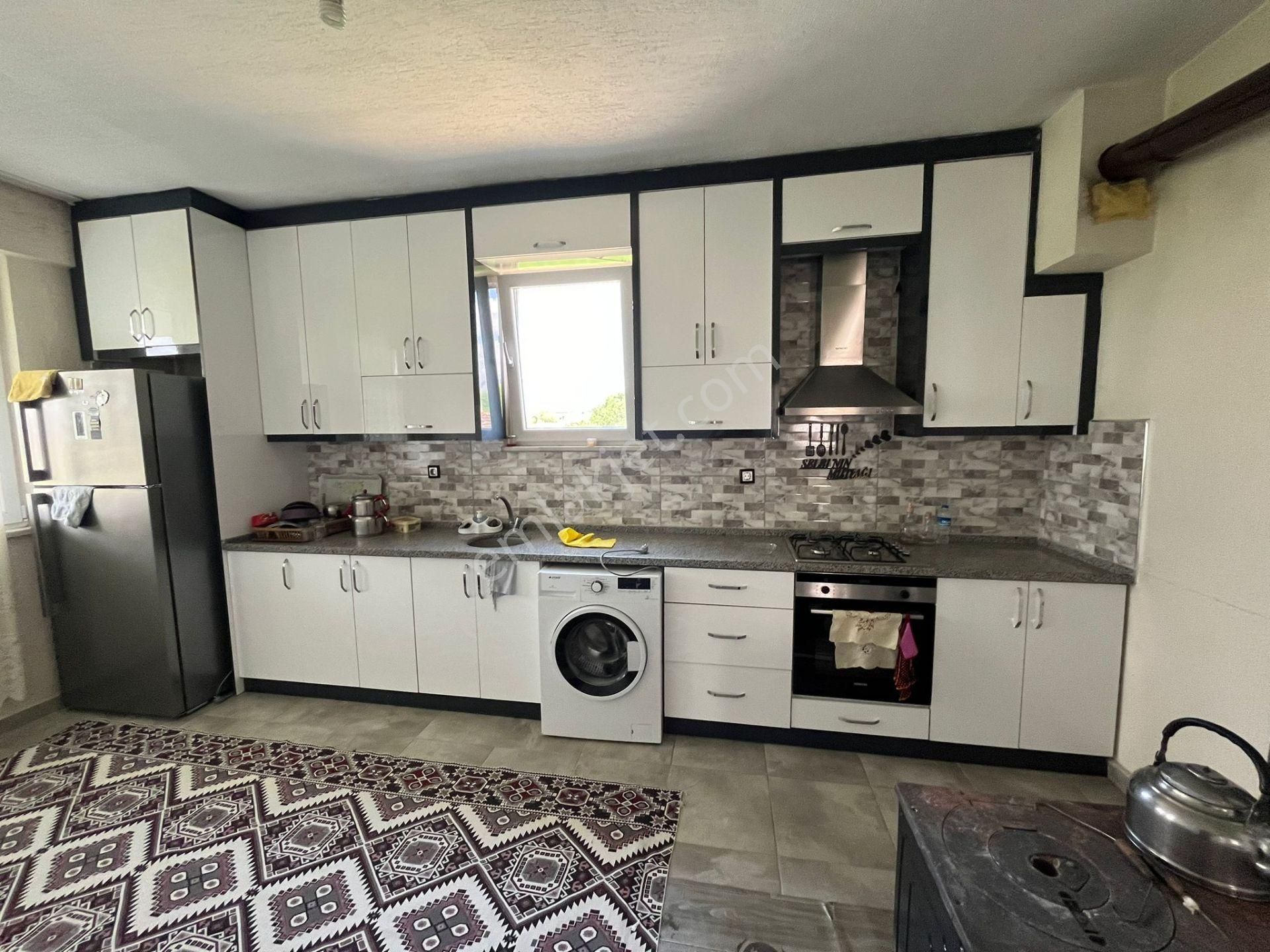 Denizli Çivril'de 4900 M2 Arazi İçerisinde Birbirinden Bağımsız 3 Müstakil Ev