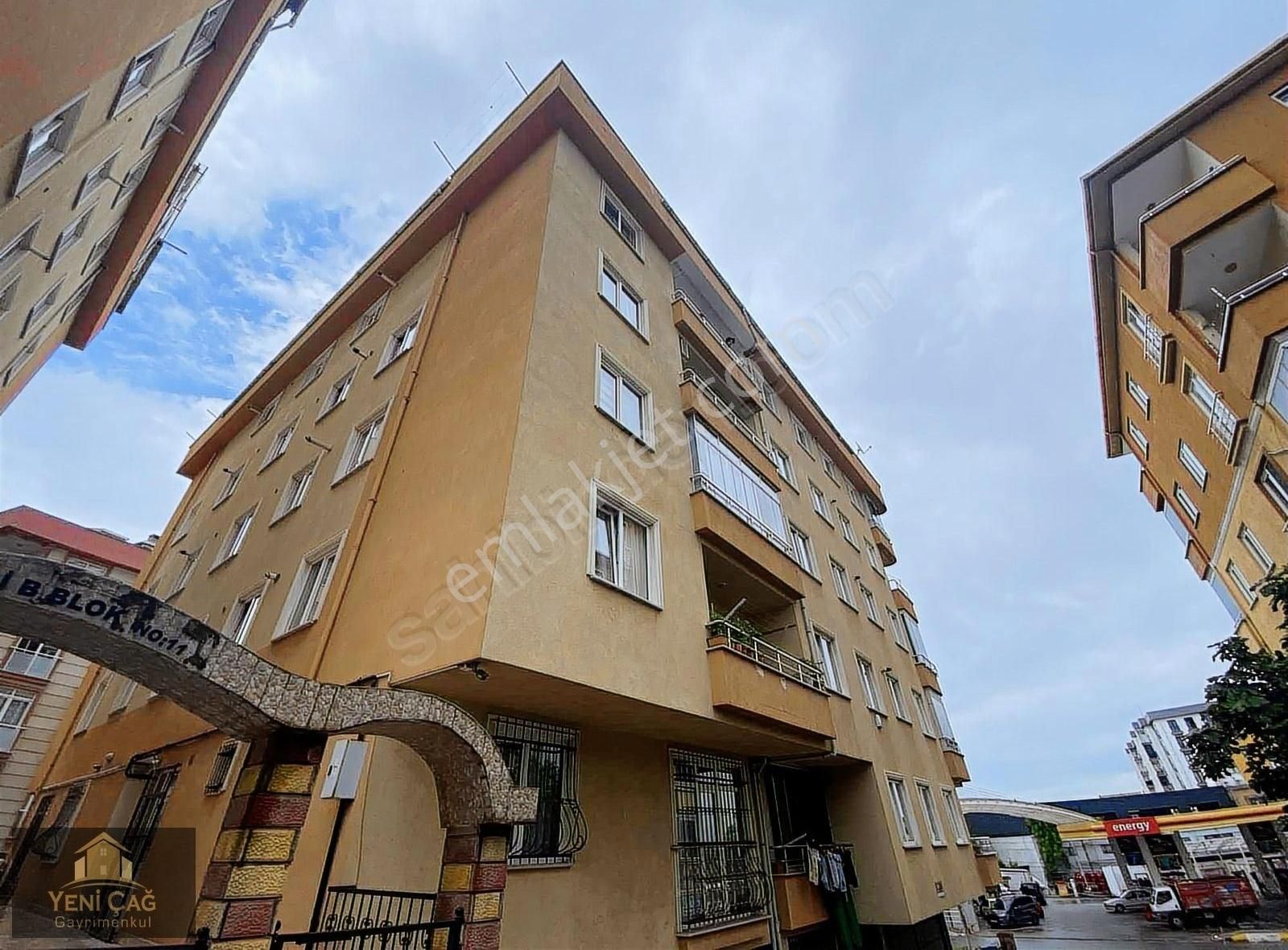 Hukukçular Caddesin' De Geniş 95 M2 Satılık 2+1 Daire