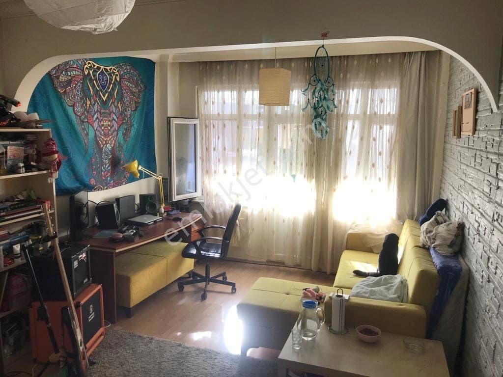Fatih Mevlanakapı'da Ara Kat Süper Lokasyonda, Satılık 1+1 Eşyalı Daire