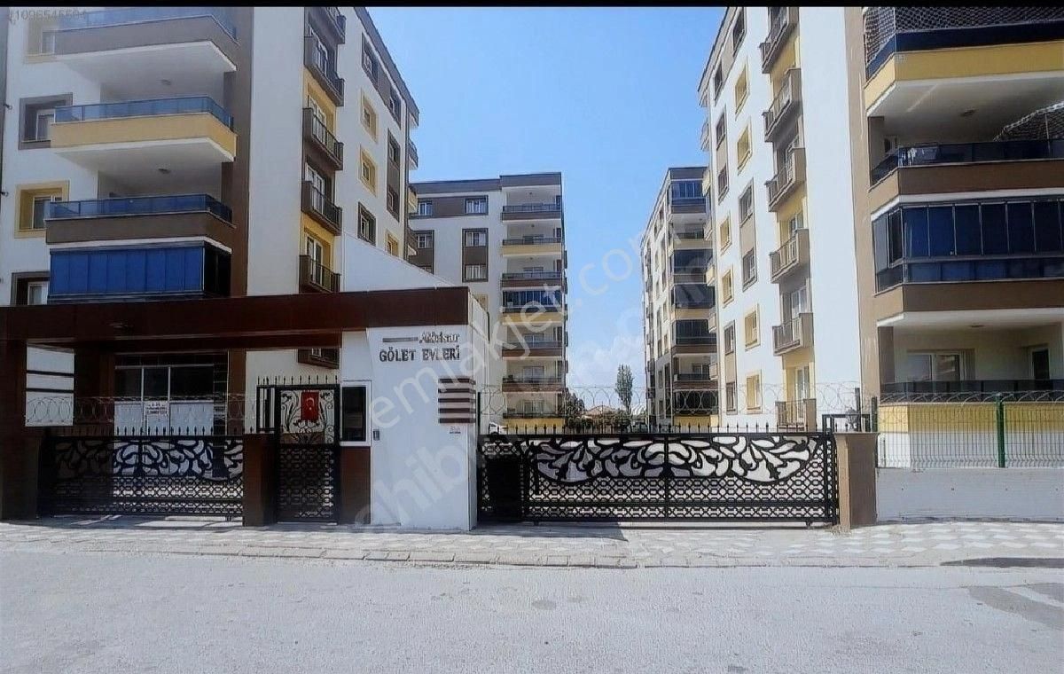 Manisa Akhisar Atatürk Mah. Gölete Yakını Satılık 3+1 Daire 4.000.000tl