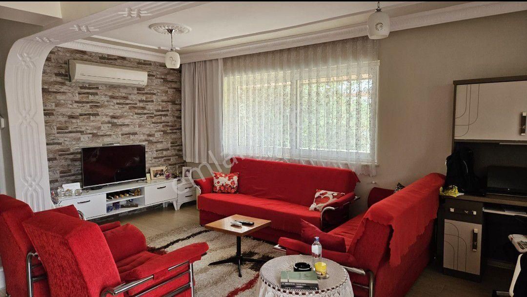 Eylül Emlak'tan Burhaniye'de 206 M Arsa İcinde 4+1 Bahceli Tripleks Villa