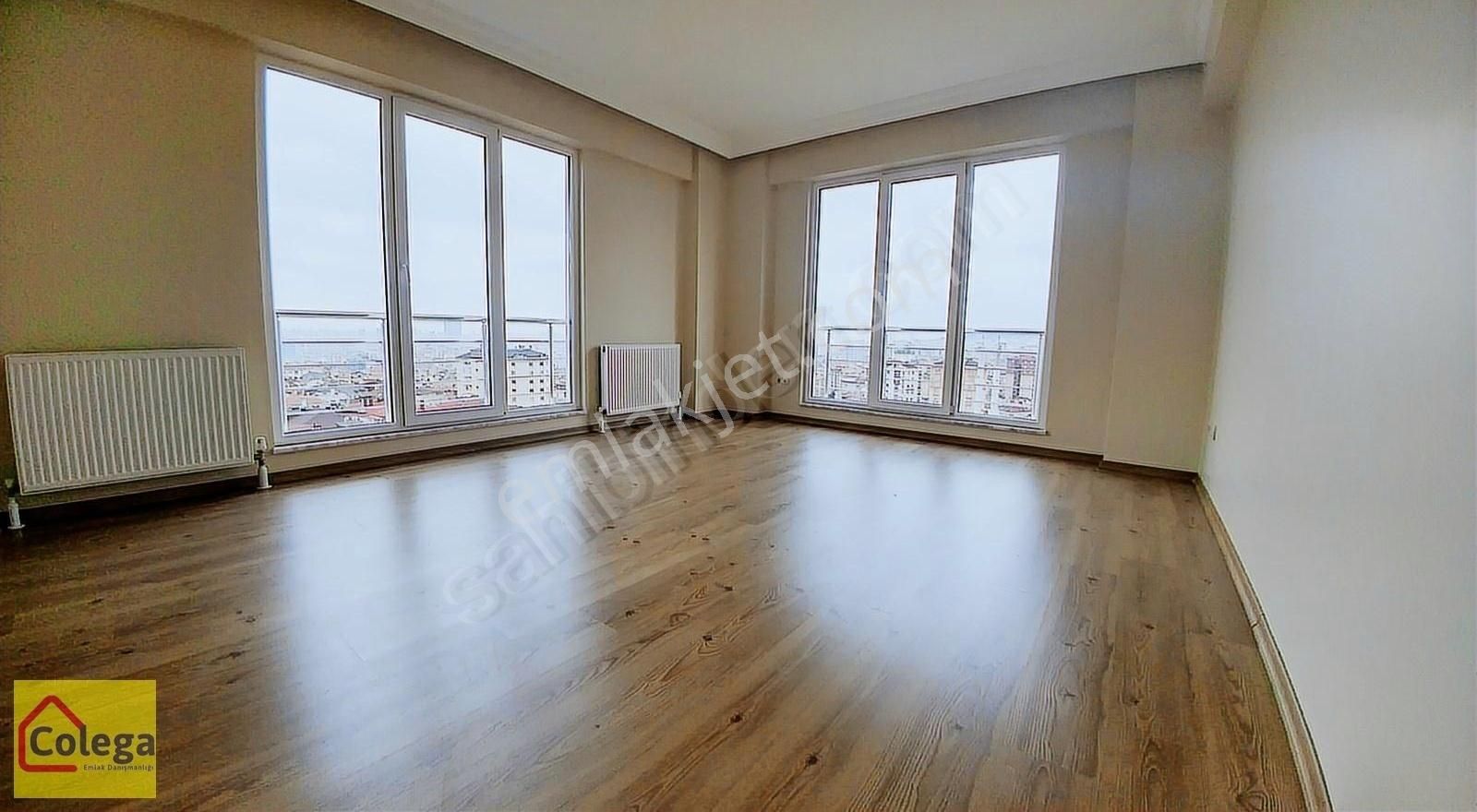 Atakent İstiklal Reşitpaşa Cd. 2 Bloklu Sitede 3+1 Kiralık Daire