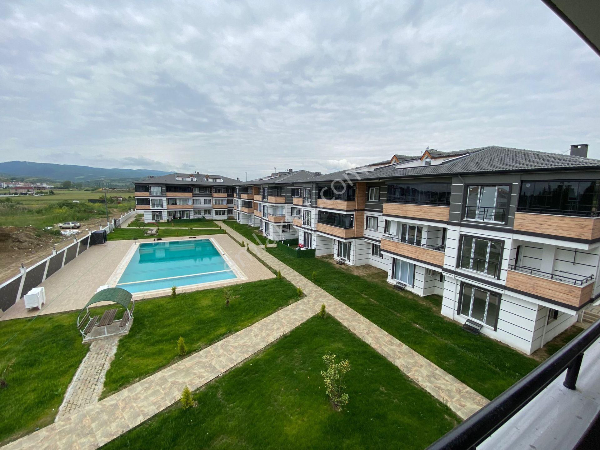 Resisto'dan Mimoza Evlerinde Havuzlu Satılık 3+1 Dubleks Lüks Daire