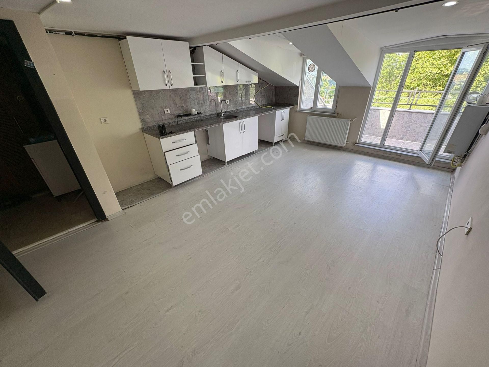 Cebeci Mah 2+1 85m2 Çat Haseki Yürüme Mesafesi Memura