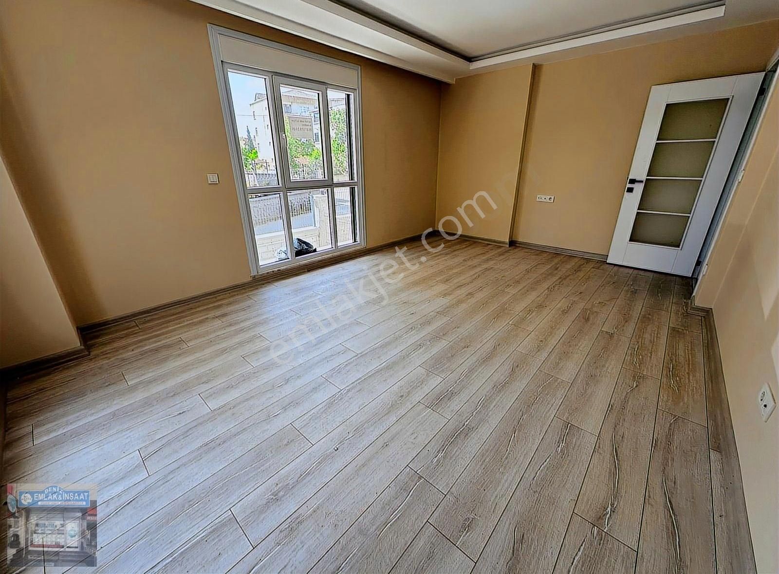 Tuzla Postane'de Sıfır 2+1 Kombili Geniş Satılık Daire