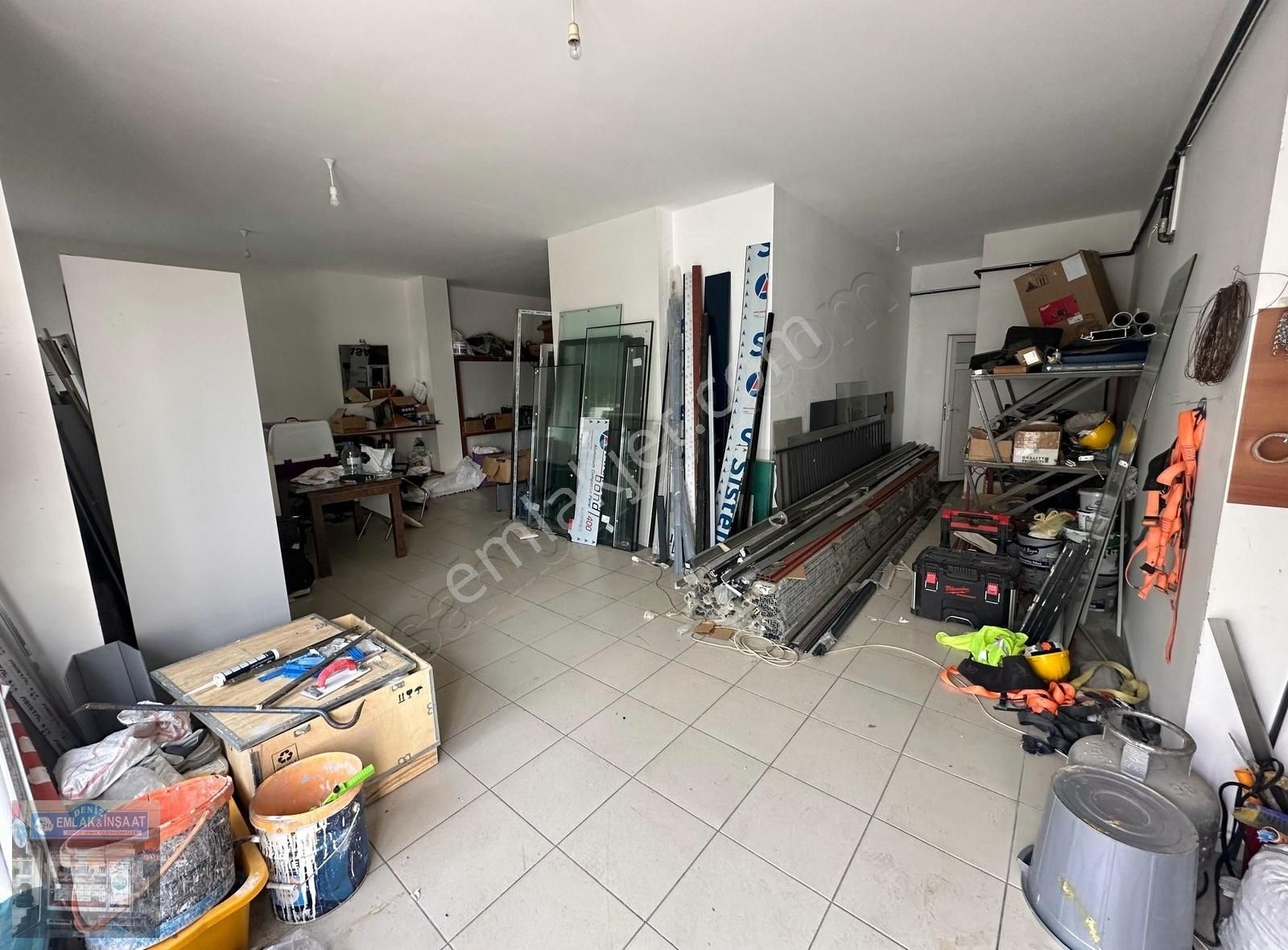 İskanlı,otoparklı 200 M2 4 Bölmeli Kiralık Dükkan