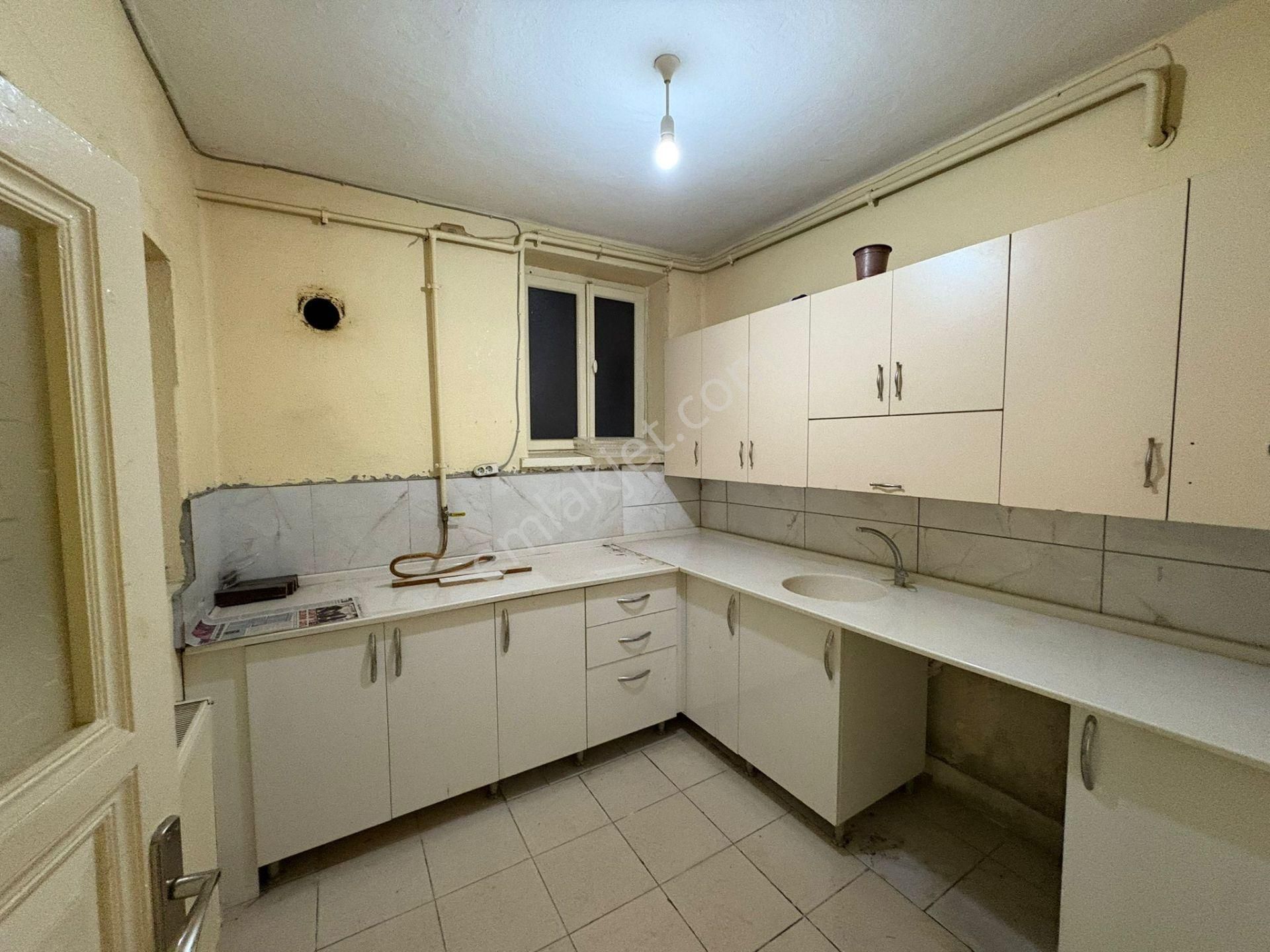 Bahçeli 2+1 Müstakil Girişli Çarşı Merkezde Kiralık Daire
